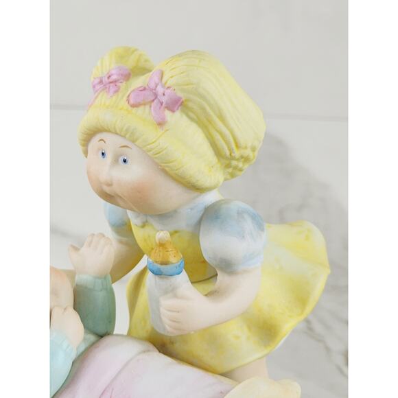 Cabbage Patch Kids Girl w/ Baby in Crib Figurine 1984 Porcelain 4 1/4" Korea - Picture 2 of 14